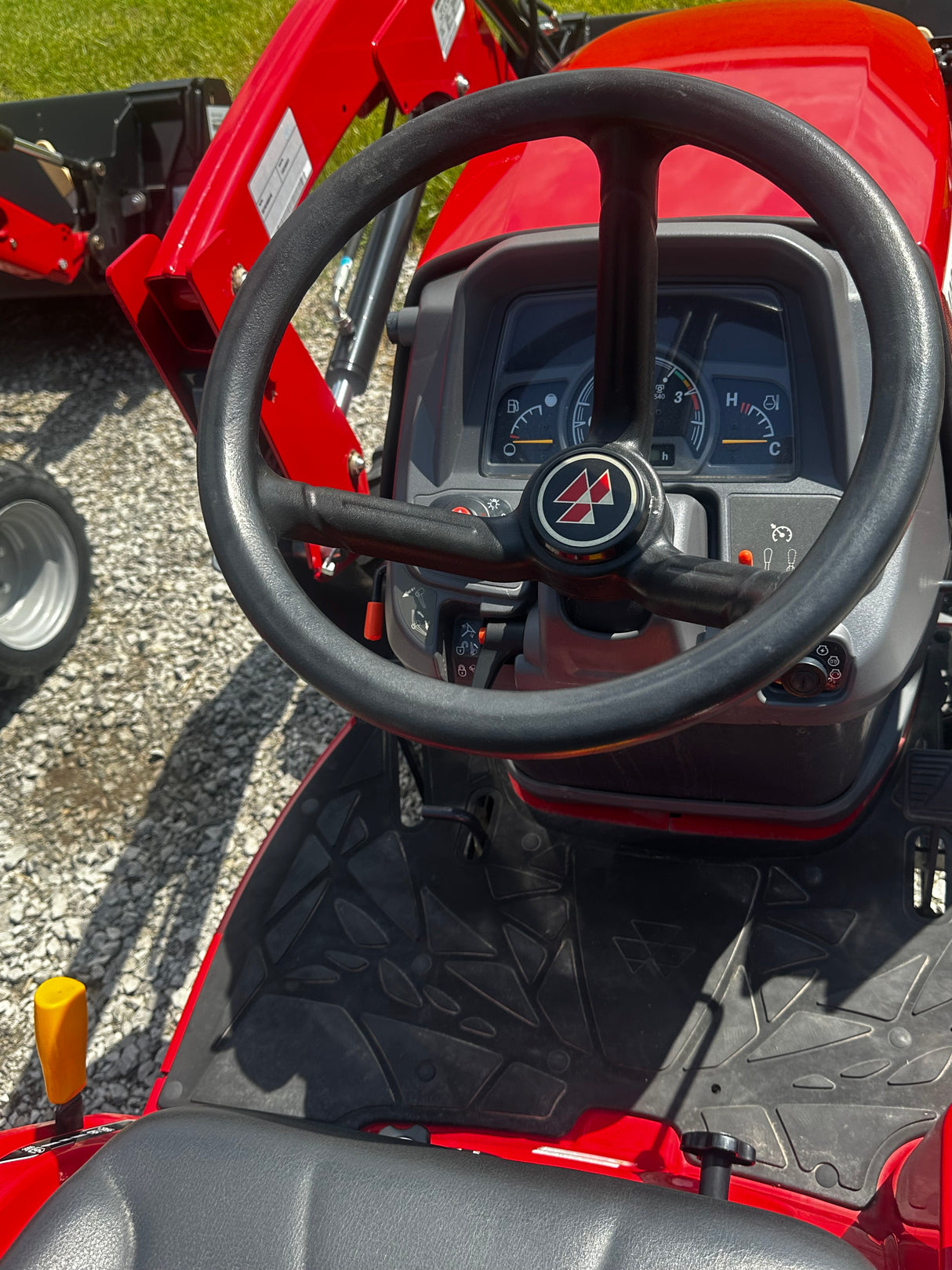2023 Massey Ferguson MFGC1723E N - True Ag & Turf