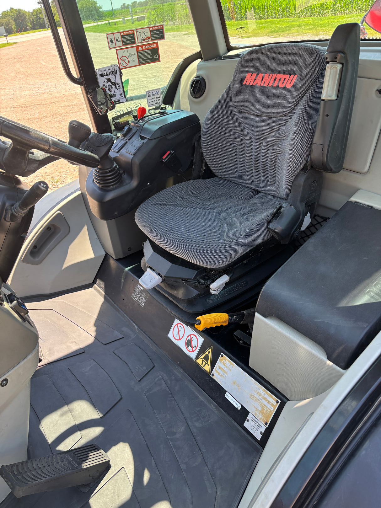 2020 Manitou MLA-T533 U - True Ag & Turf