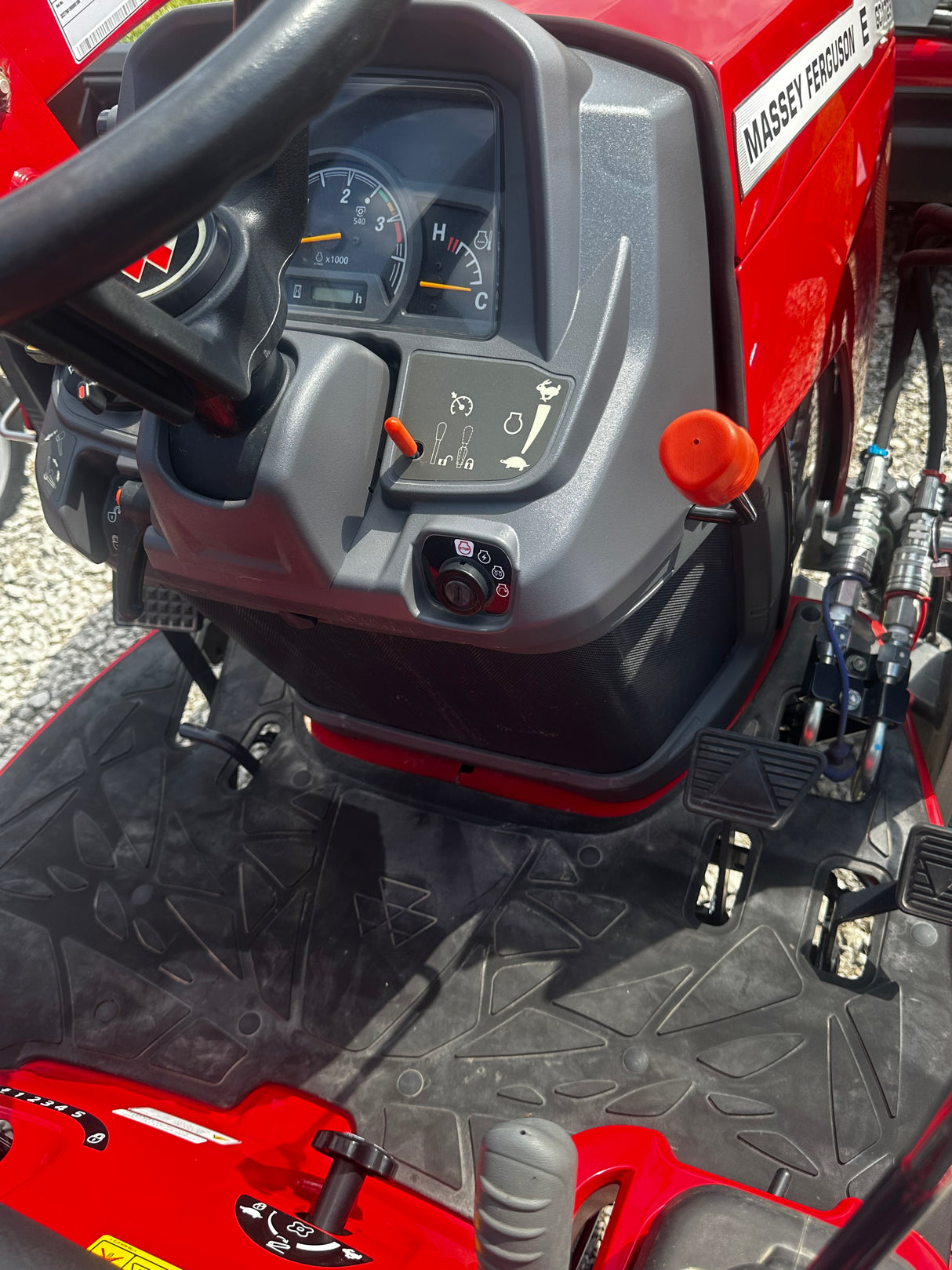 2023 Massey Ferguson MFGC1723E N - True Ag & Turf